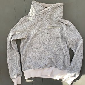 Cozy gray white collared fleece pullover
